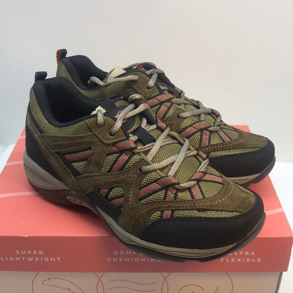 Easy Spirit® Womenś  Sneaker  Size 6M